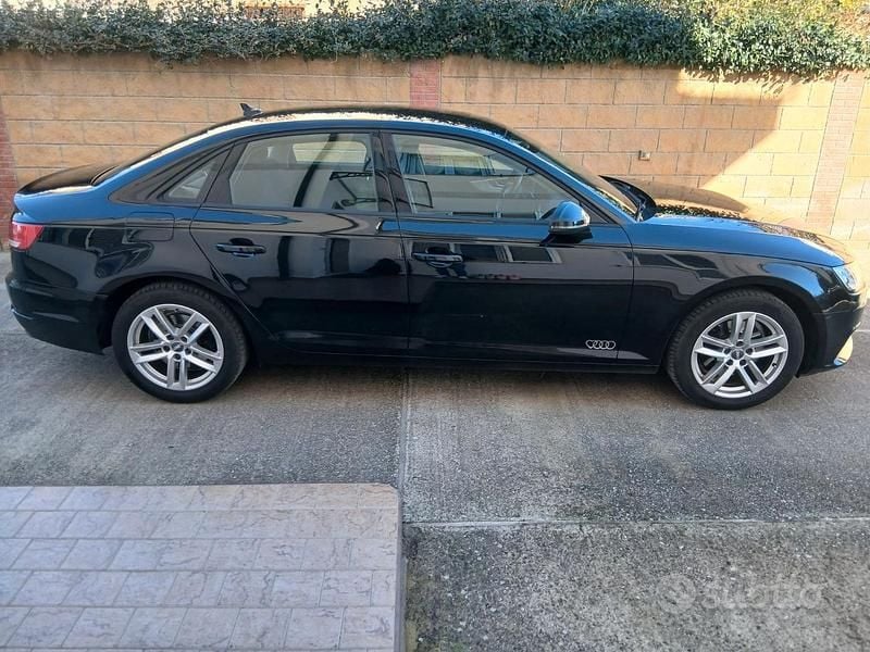 Usata 2016 Audi A4 Sport Tre volumi | 13.000 € (Buon prezzo) - Immagine 1/4