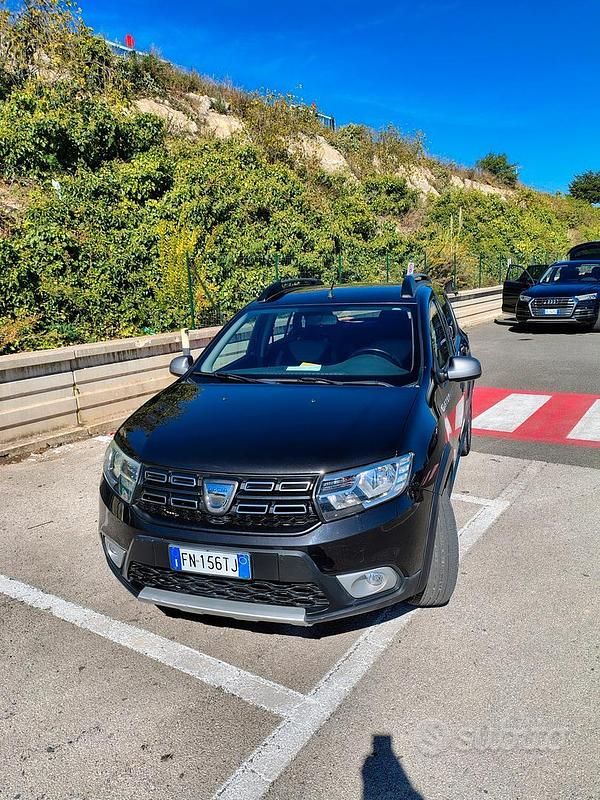 Usata 2018 Dacia Sandero Stepway Due volumi | 9700 € (Buon prezzo) - Immagine 1/4