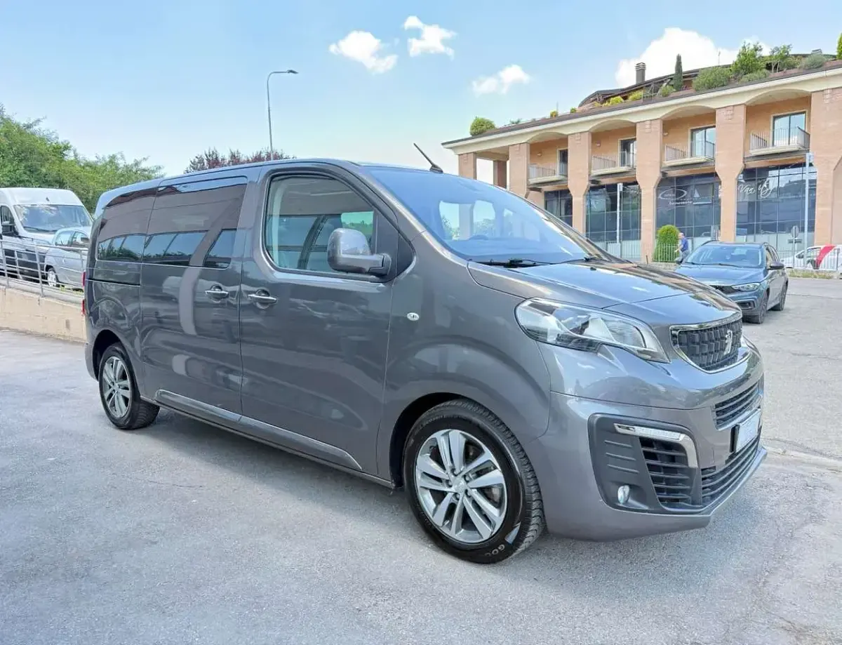 Usata Peugeot Traveller Business-Line 116 CV (85 kW) 2018 Grigio Monovolume