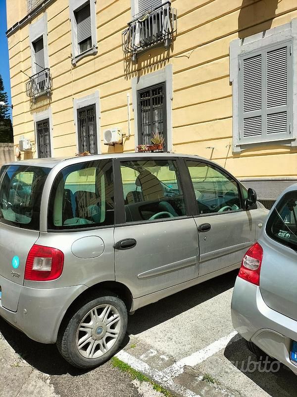 Usata Fiat Multipla 103 CV (75 kW) 2005 Grigio Monovolume