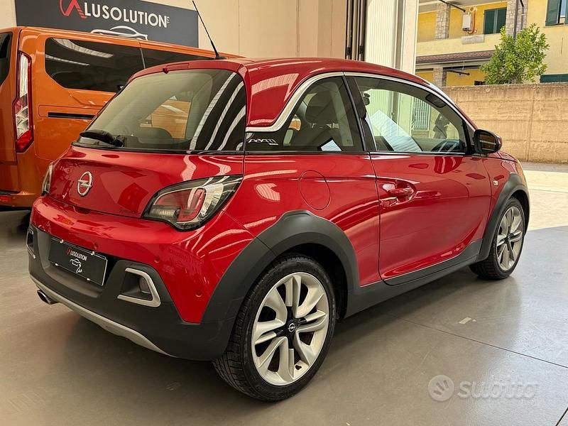 Usata Opel Adam Rocks Rocks 87 CV (63 kW) 2016 Rosso Utilitaria