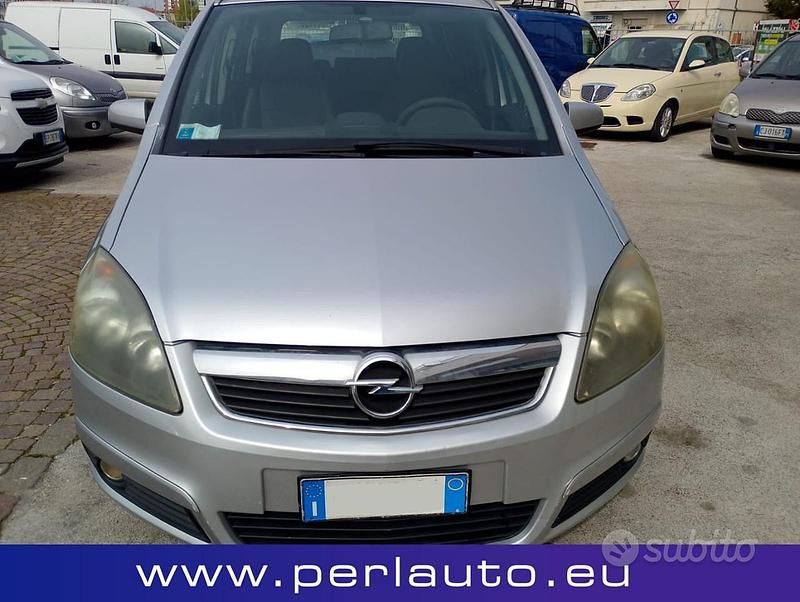 Usata Opel Zafira Cosmo 120 CV (88 kW) 2006 Grigio Monovolume