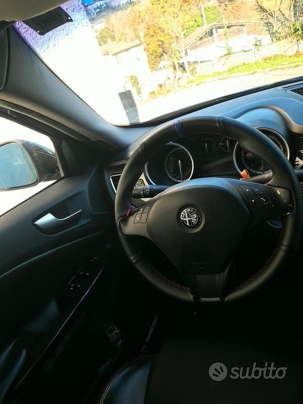 Usata Alfa Romeo Giulietta 170 CV (125 kW) 2011 Blu Berlina