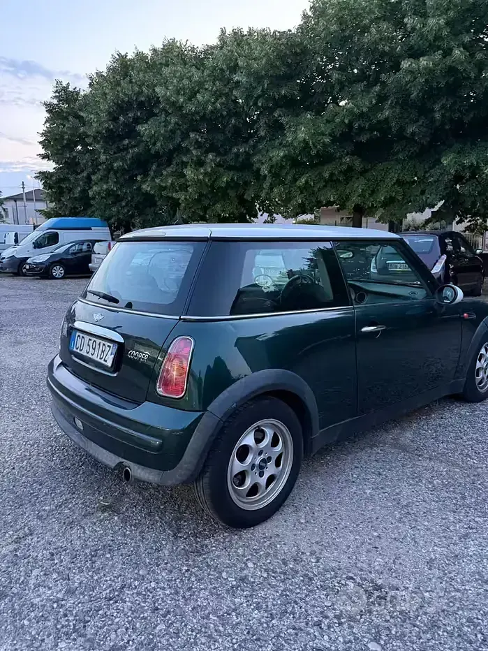 Usata Mini Cooper 116 CV (85 kW) 2003 Verde Utilitaria