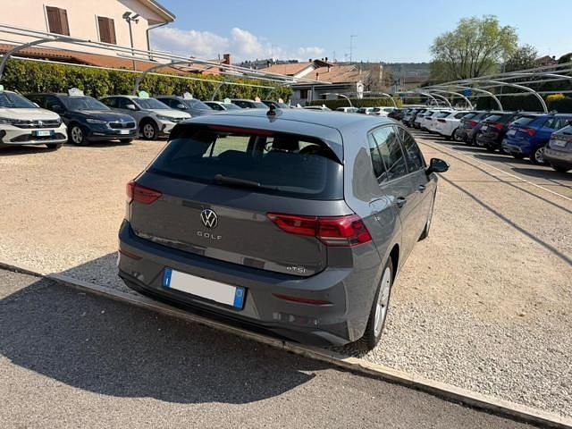 Usata VW Golf VIII Life 110 CV (80 kW) 2021 Grigio Berlina