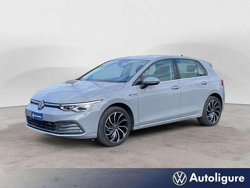 Grigio Usata 2022 VW Golf VIII Style Tre volumi | 21.900 € (Buon prezzo) - Immagine 1/4