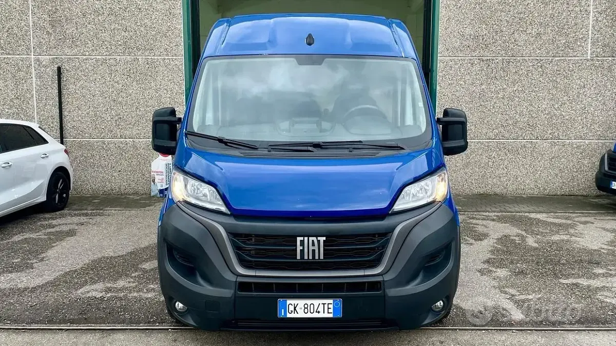 Usata Fiat Ducato 33 140 CV (102 kW) 2022 Blu Furgone