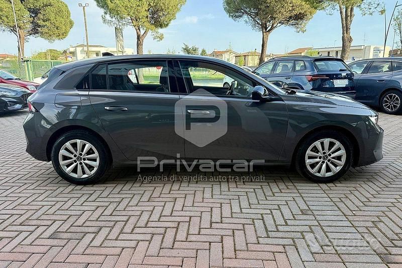 Usata Opel Astra Edition 110 CV (80 kW) 2023 Grigio Utilitaria