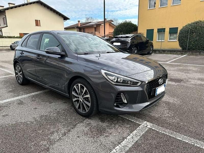 Usata Hyundai i30 110 CV (80 kW) 2017 Grigio Berlina