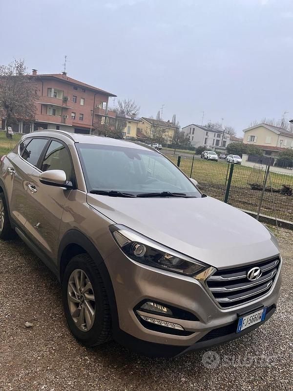 Usata Hyundai Tucson 140 CV (102 kW) 2017 Grigio SUV
