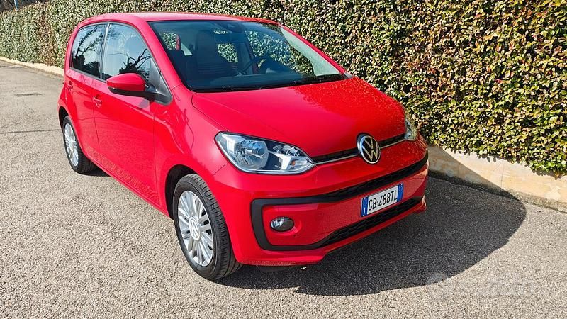 Begagnad VW up! 68 HK (50 kW) 2020 Röd Halvkombi