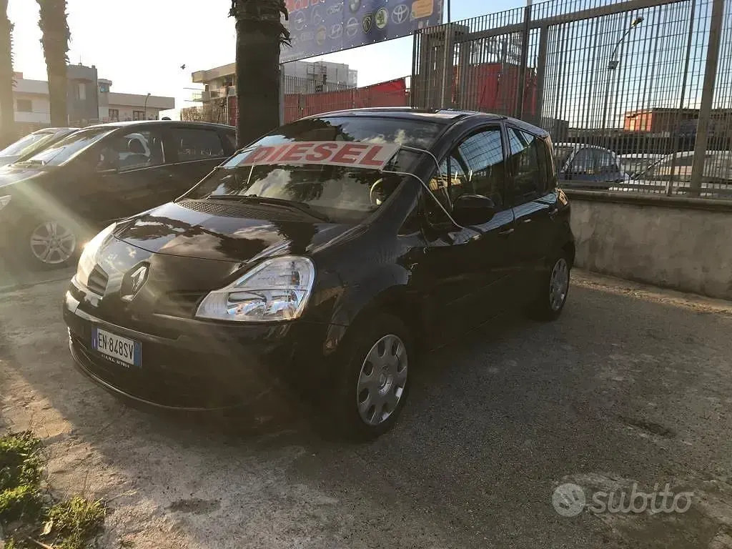 Usata Renault Modus 75 CV (55 kW) 2012 Marrone Monovolume