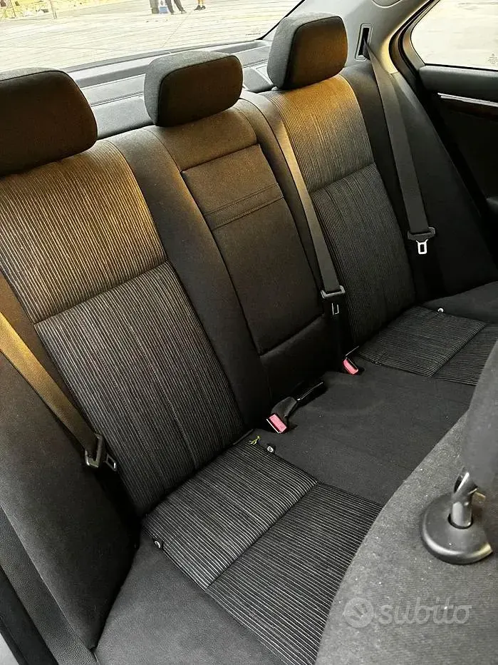 Usata Mercedes C220 Elegance 170 CV (125 kW) 2008 Grigio Berlina