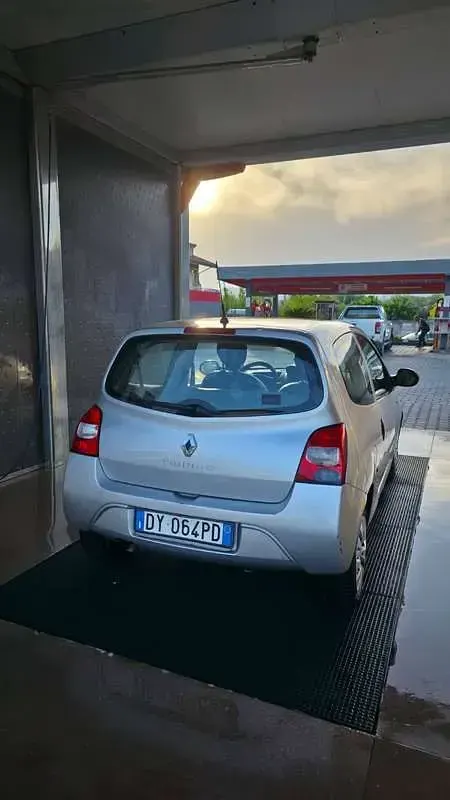 Usata Renault Twingo LE 75 CV (55 kW) 2009 Argento Utilitaria