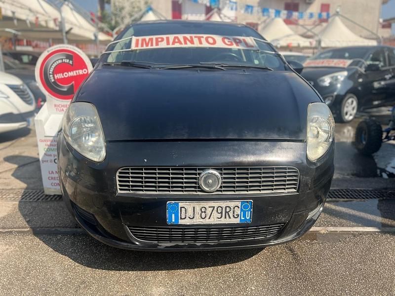 Usata Fiat Grande Punto 65 CV (47 kW) 2008 Nero Utilitaria