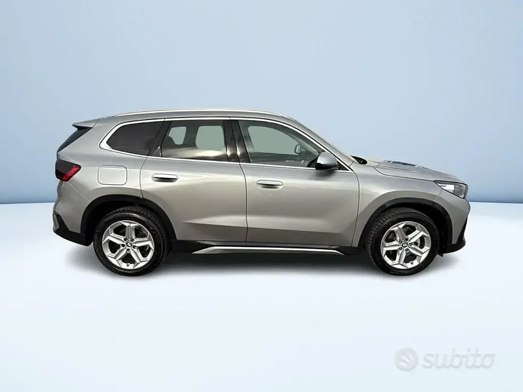 Käytetty BMW X1 xLine 150 HP (110 kW) 2023 Harmaa Katumaasturi
