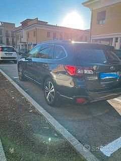 Usata Subaru Outback Premium 175 CV (128 kW) 2018 Blu Berlina