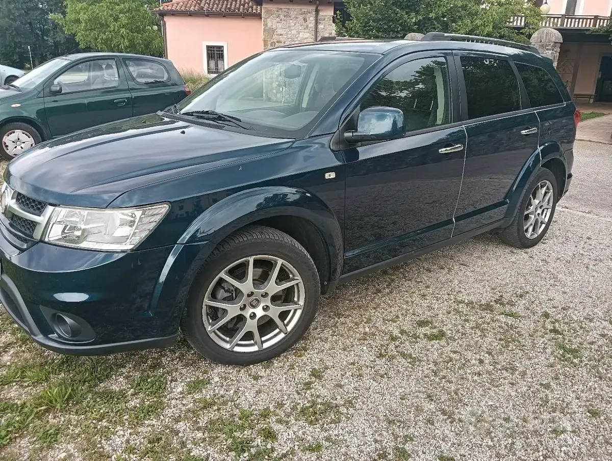 Usata Fiat Freemont Lounge 140 CV (102 kW) 2013 Bluazzurro SUV