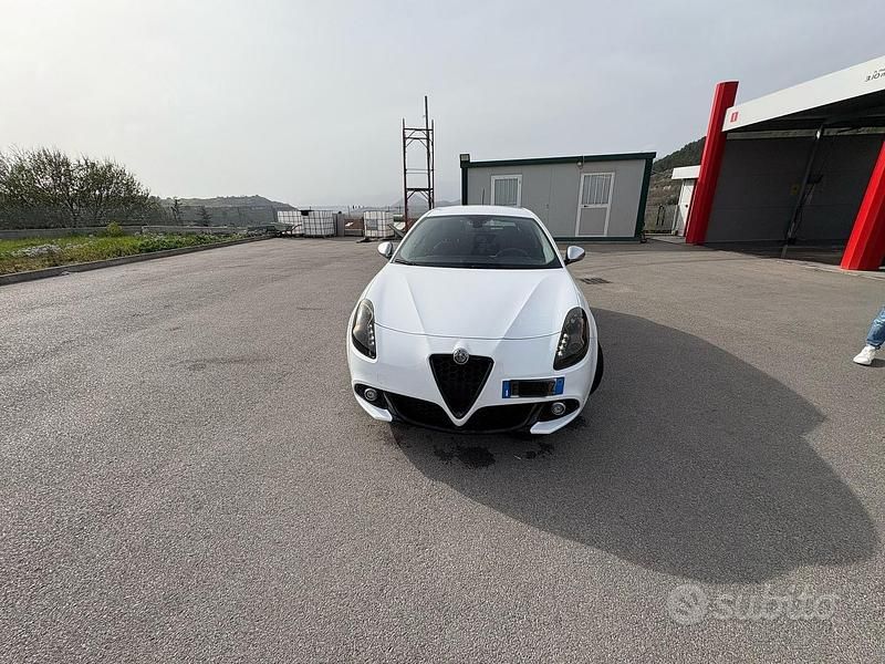 Usata Alfa Romeo Giulietta 120 CV (88 kW) 2017 Bianco Utilitaria