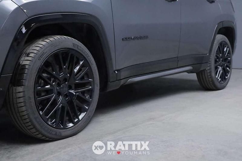 Używany Jeep Compass 131 KM (96 kW) 2024 Szary SUV