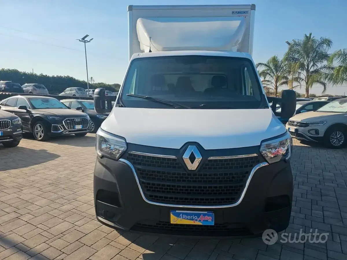 Usata Renault Master 145 CV (106 kW) 2023 Bianco Monovolume