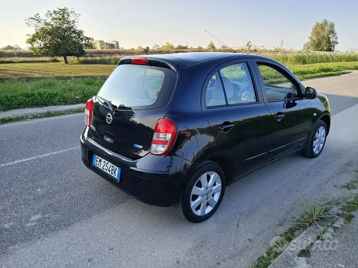 Second-hand Nissan Micra Tekna 80 CP (58 kW) 2012 Negru Hatchback