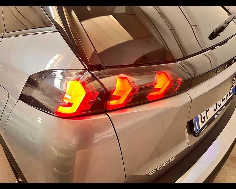 Usata Peugeot 2008 Allure 131 CV (96 kW) 2021 Grigio SUV