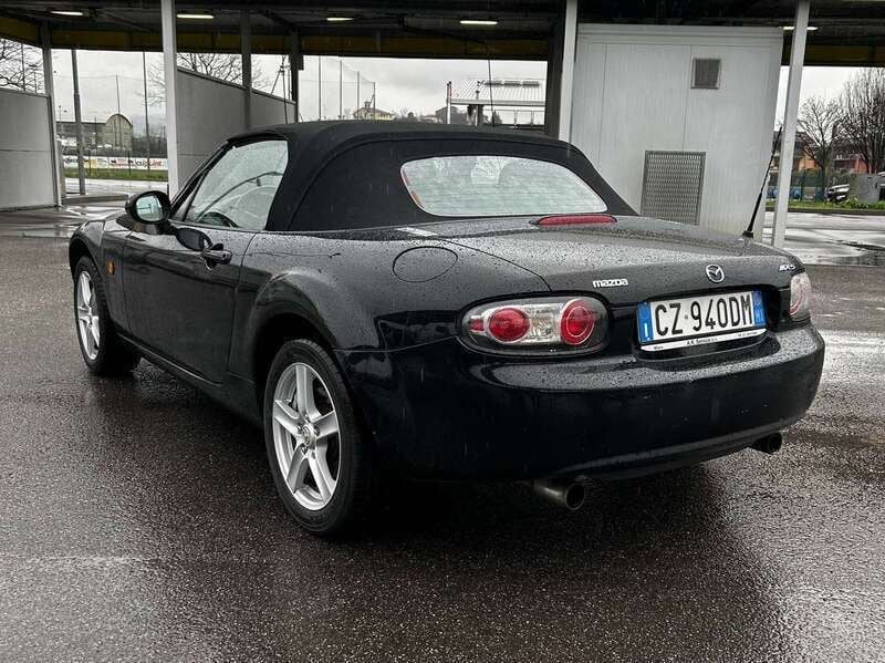 Usata Mazda MX5 High 126 CV (92 kW) 2006 Nero Cabrio