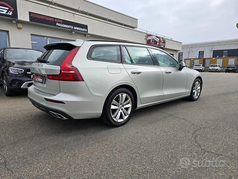 Usata Volvo V60 Business Edition 150 CV (110 kW) 2019 Grigio Station wagon