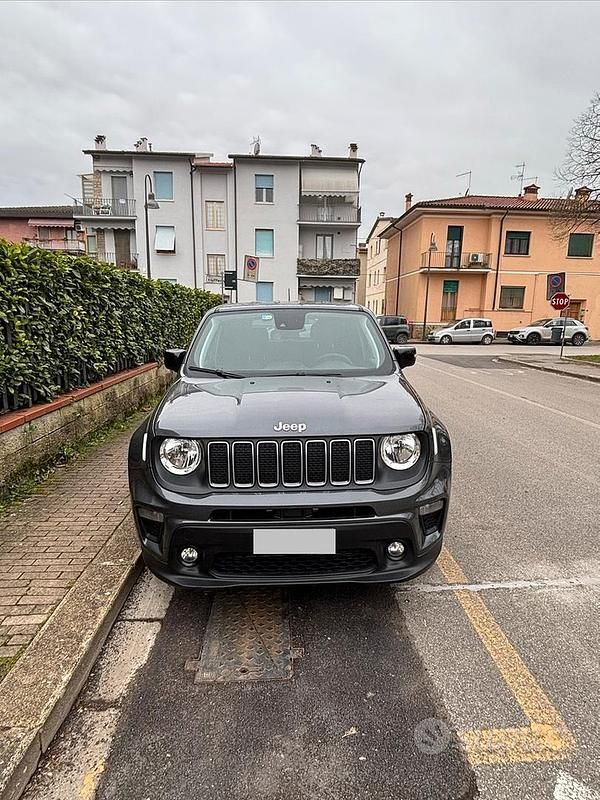 Usata Jeep Renegade Limited 130 CV (95 kW) 2024 Grigio SUV