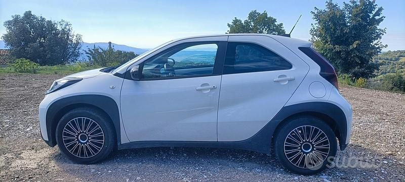 Usata Toyota Aygo X 72 CV (52 kW) 2022 Bianco SUV