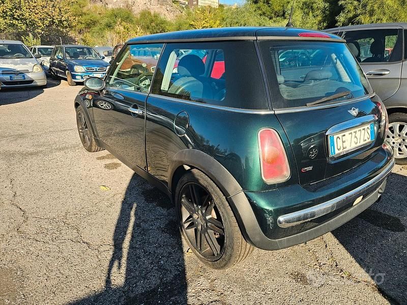 Usata Mini Cooper 89 CV (65 kW) 2003 Verde Utilitaria