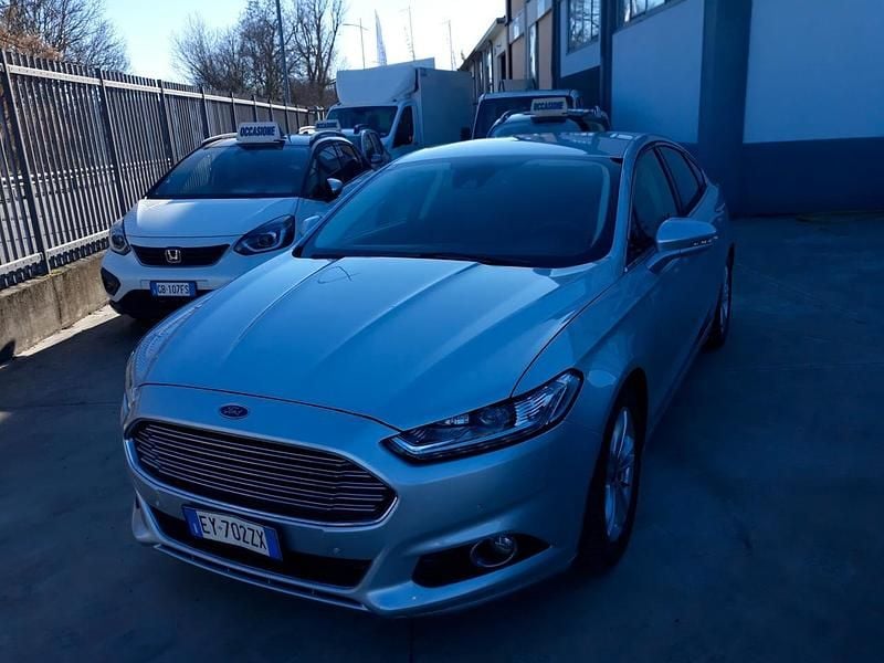 Usata Ford Mondeo Titanium 160 CV (117 kW) 2015 Argento Berlina