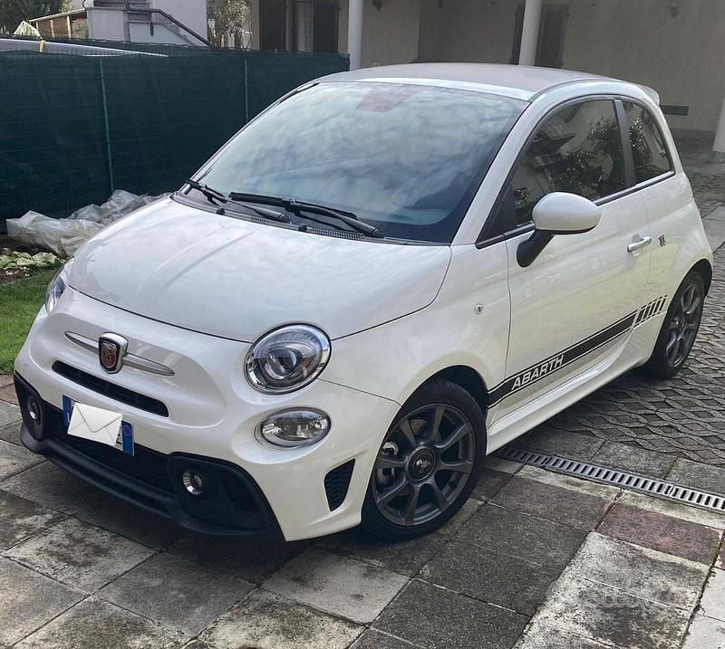 Usata Abarth 595 Turismo 165 CV (121 kW) 2022 Bianco Berlina