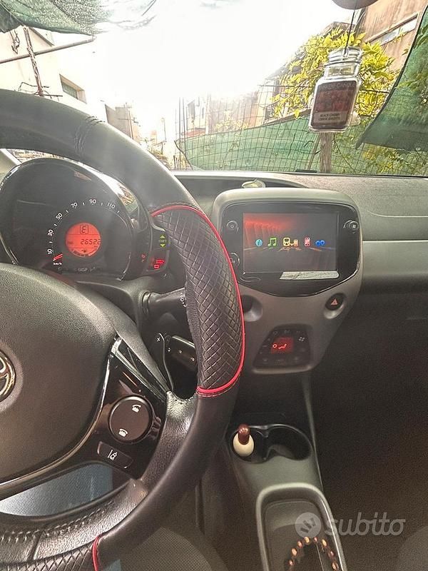 Usata Toyota Aygo 72 CV (52 kW) 2020 Bianco Utilitaria
