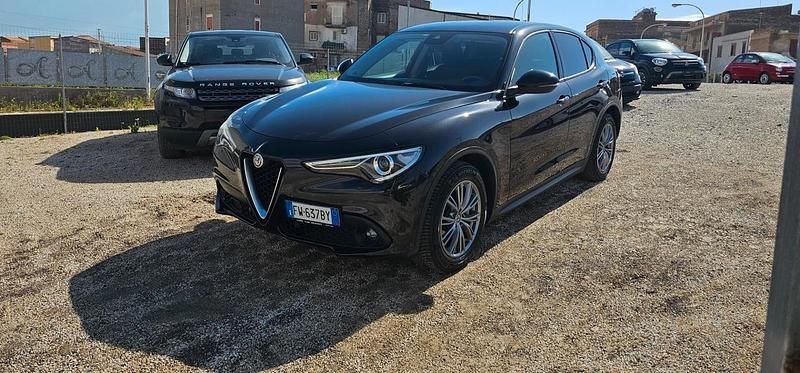 Usata Alfa Romeo Stelvio Tech Edition 160 CV (117 kW) 2019 Nero SUV