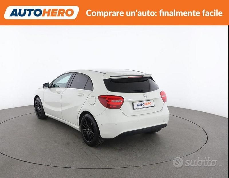Usata Mercedes A180 Style 122 CV (89 kW) 2017 Bianco Berlina