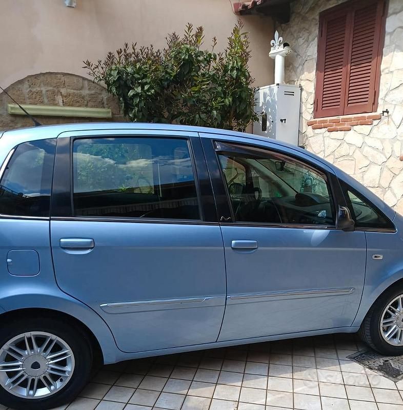 Usata Lancia Musa 90 CV (66 kW) 2010 Monovolume