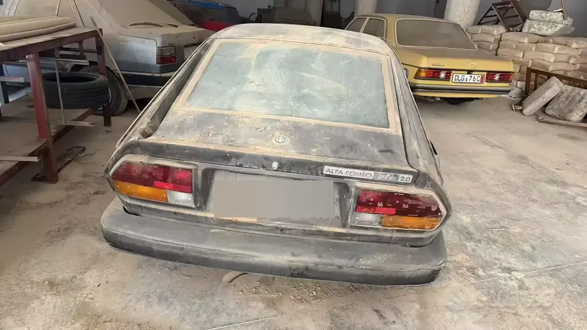 Usata Alfa Romeo GTV 130 CV (95 kW) 1981 Grigio Coupé