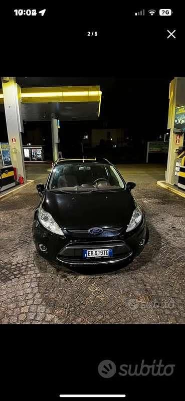 Usata Ford Fiesta Titanium 68 CV (50 kW) 2010 Utilitaria