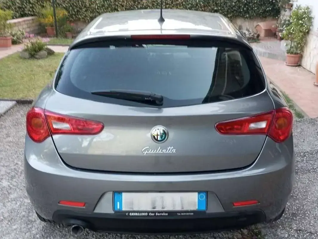 Usata Alfa Romeo Giulietta Distinctive 105 CV (77 kW) 2014 Grigio Utilitaria