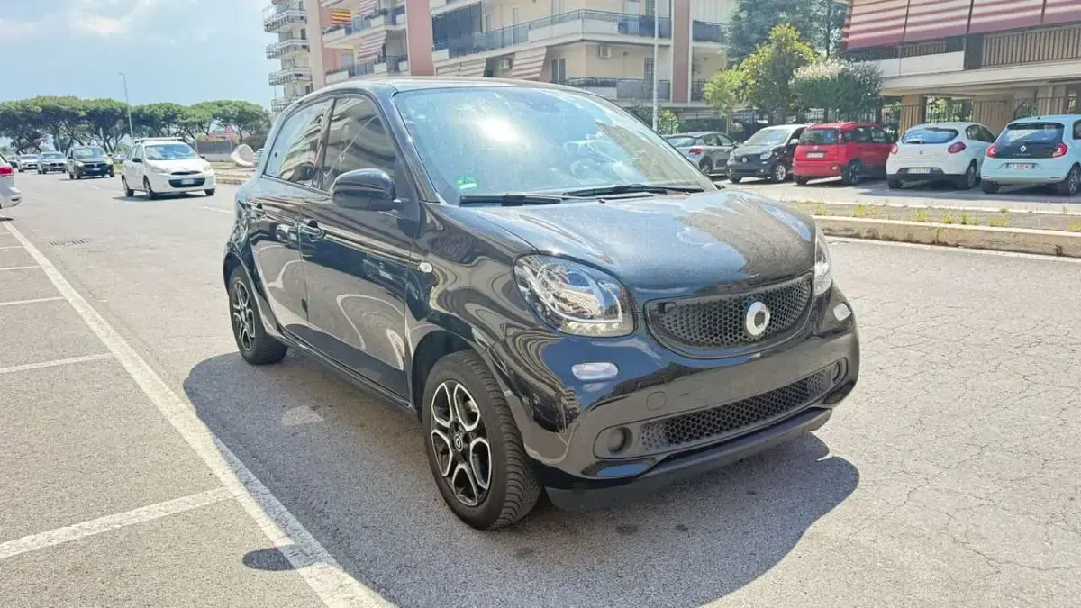 Usata Smart ForFour Prime 90 CV (66 kW) 2018 Nero Utilitaria