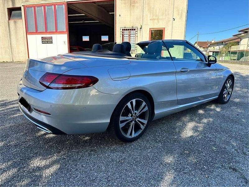 Usata Mercedes C220 170 CV (125 kW) 2017 Argento Cabrio