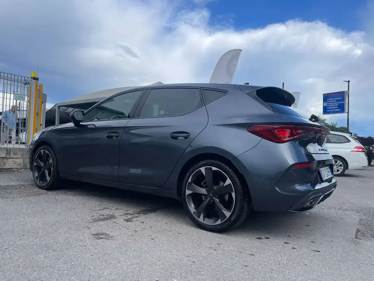 Usata Cupra Leon 150 CV (110 kW) 2024 Grigio Berlina
