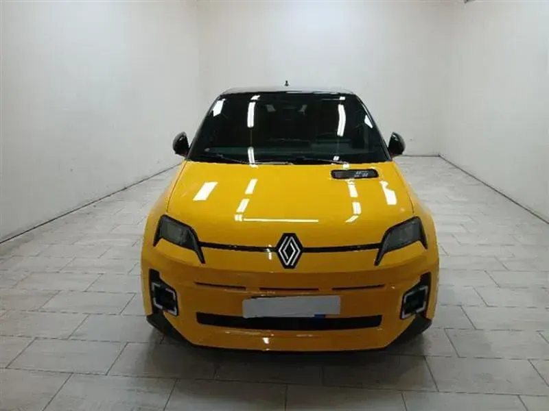 Usata Renault 5 E-Tech Iconic 110 kW (150 CV) 2024 Giallo