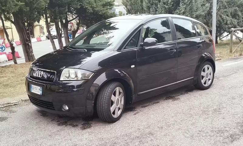 Usata Audi A2 75 CV (55 kW) 2001 Nero Utilitaria