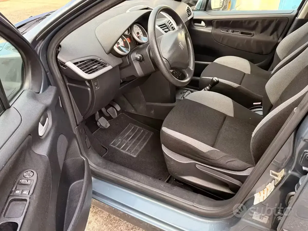 Usata Peugeot 207 73 CV (53 kW) 2007 Grigio Berlina