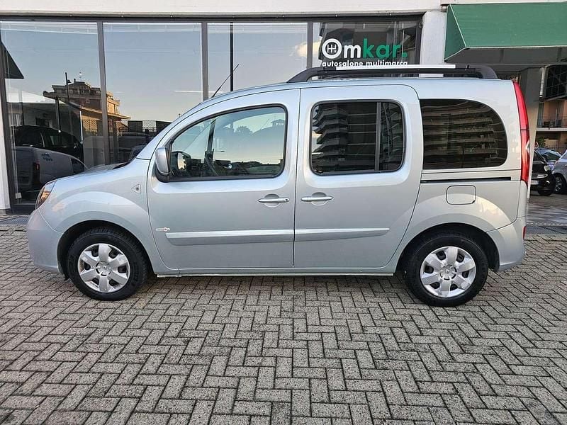 Usata Renault Kangoo 90 CV (66 kW) 2012 Argento Station wagon