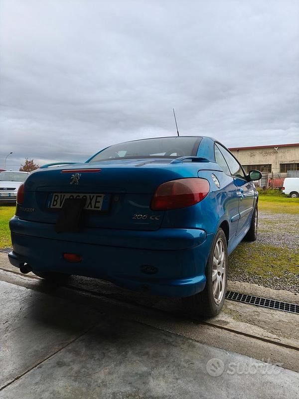 Usata Peugeot 206 CC 136 CV (100 kW) 2002 Blu Cabrio