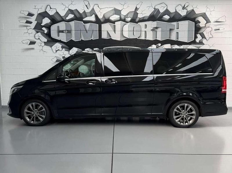 Usata Mercedes V300 Premium 237 CV (174 kW) 2021 Nero Monovolume